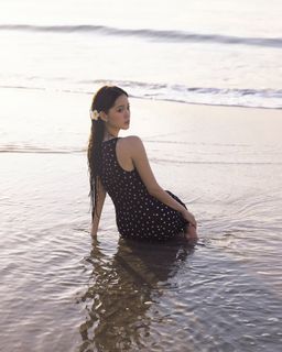 Nana Ouyang feet photo thumbnail