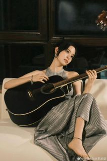 Nana Ouyang feet photo 2
