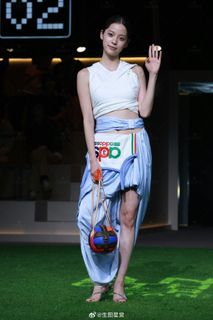 Nana Ouyang feet photo 5