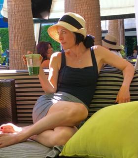 Nana Visitor feet photo thumbnail
