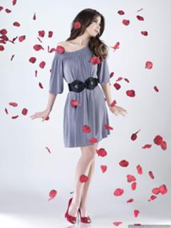 Nancy Ajram feet photo thumbnail