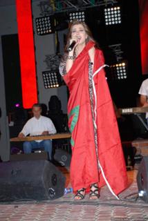 Nancy Ajram feet photo thumbnail