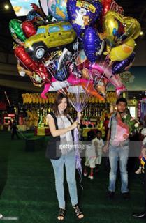 Nancy Ajram feet photo thumbnail