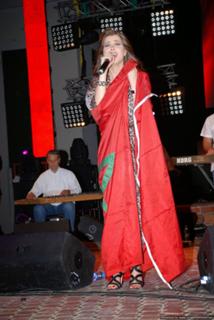 Nancy Ajram feet photo thumbnail