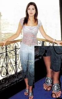 Nancy Ajram feet photo thumbnail