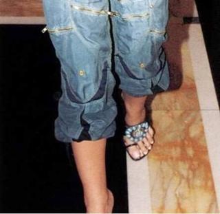 Nancy Ajram feet photo thumbnail