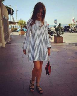Nancy Ajram feet photo thumbnail