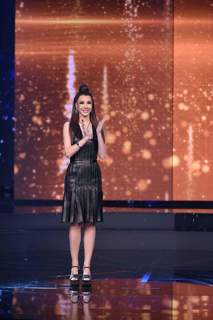 Nancy Ajram feet photo thumbnail