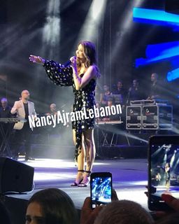 Nancy Ajram feet photo thumbnail