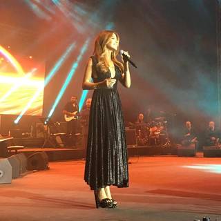 Nancy Ajram feet photo thumbnail