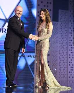 Nancy Ajram feet photo thumbnail