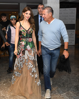 Nancy Ajram feet photo thumbnail