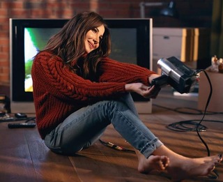 Nancy Ajram feet photo thumbnail