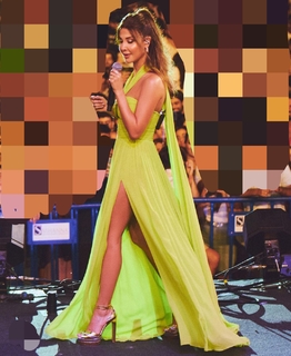 Nancy Ajram feet photo thumbnail