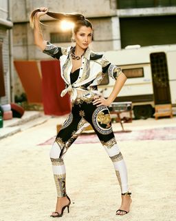 Nancy Ajram feet photo thumbnail