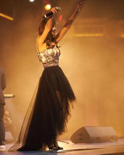 Nancy Ajram feet photo thumbnail