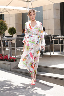 Nancy Ajram feet photo thumbnail