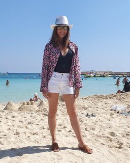 Nancy Ajram feet photo thumbnail
