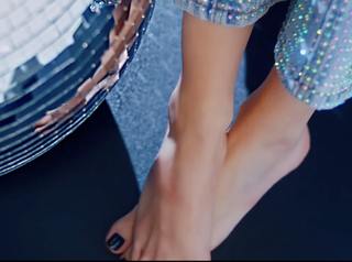 Nancy Ajram feet photo thumbnail