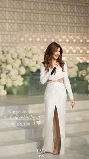 Nancy Ajram feet photo thumbnail