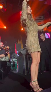 Nancy Ajram feet photo thumbnail