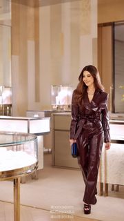 Nancy Ajram feet photo thumbnail