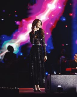 Nancy Ajram feet photo thumbnail