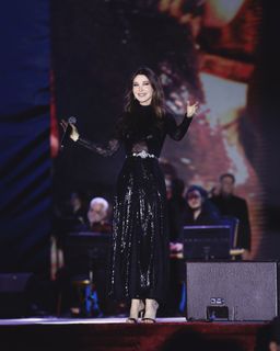 Nancy Ajram feet photo thumbnail