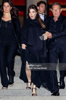 Nancy Ajram feet photo thumbnail
