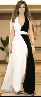 Nancy Ajram feet photo 4