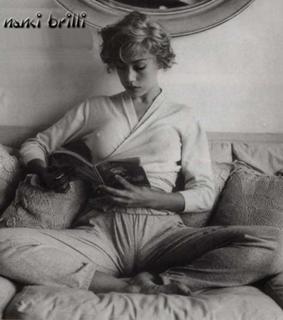 Nancy Brilli feet photo thumbnail