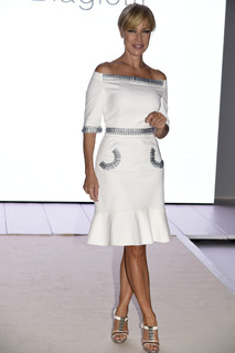 Nancy Brilli feet photo thumbnail