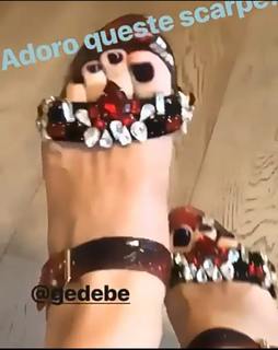 Nancy Brilli feet photo thumbnail