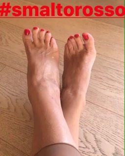Nancy Brilli feet photo thumbnail
