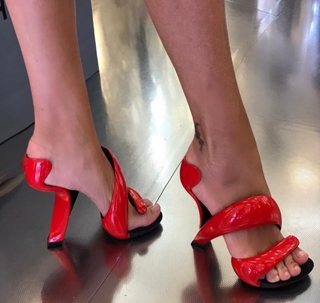 Nancy Brilli feet photo thumbnail