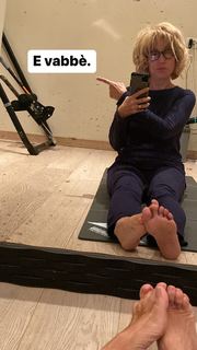Nancy Brilli feet photo thumbnail