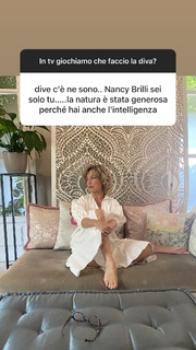 Nancy Brilli feet photo thumbnail