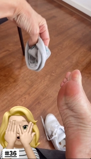 Nancy Brilli feet photo thumbnail