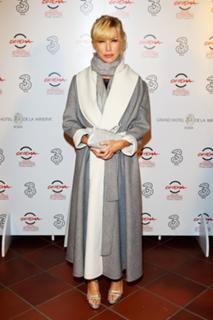 Nancy Brilli feet photo thumbnail