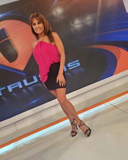 Nancy Duré feet photo 3
