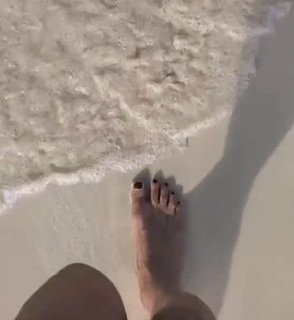 Nancy Duré feet photo 17