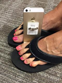 Nancy Hornback feet photo thumbnail