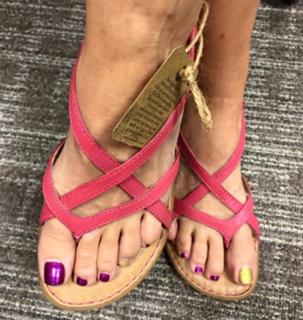 Nancy Hornback feet photo thumbnail