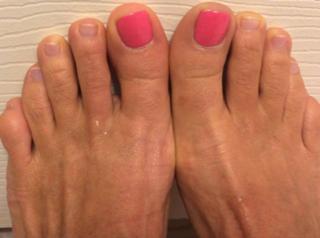 Nancy Hornback feet photo thumbnail