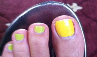 Nancy Hornback feet photo thumbnail