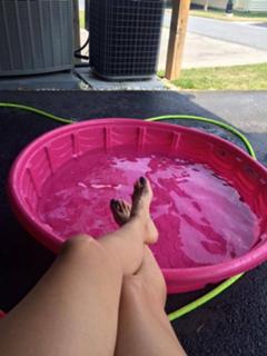 Nancy Hornback feet photo thumbnail