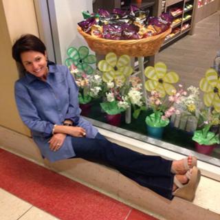 Nancy Hornback feet photo thumbnail