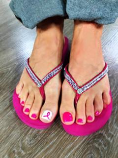 Nancy Hornback feet photo thumbnail