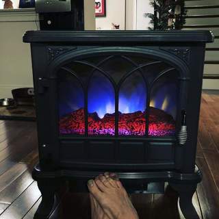 Nancy Hornback feet photo thumbnail