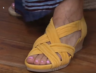 Nancy Hornback feet photo thumbnail